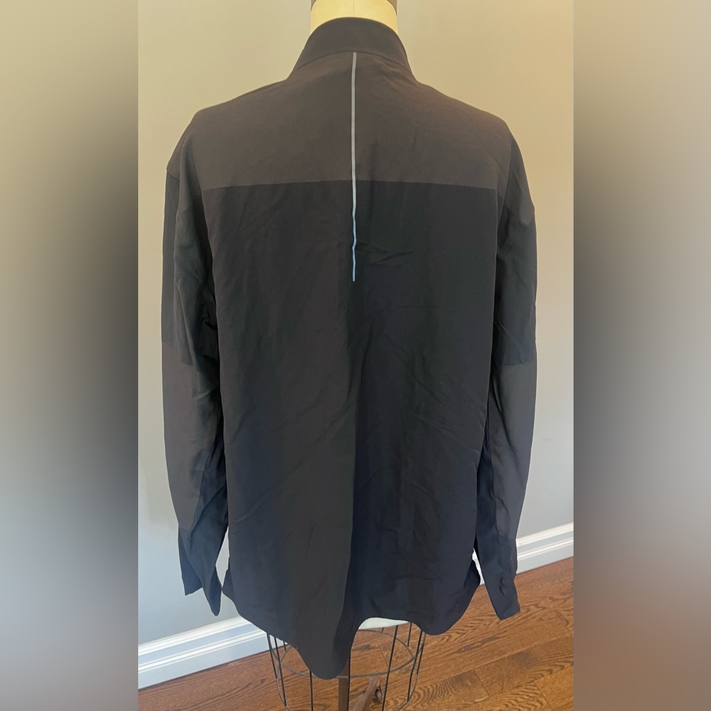 Black Relaxed Fit LULU LEMON light jacket with Textured Fabric